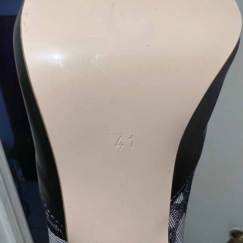 Dior size 10  Black and white